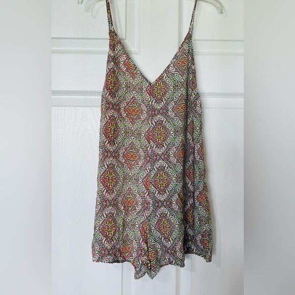 EUC. Victoria’s Secret Aztec print romper. - Picture 1 of 2